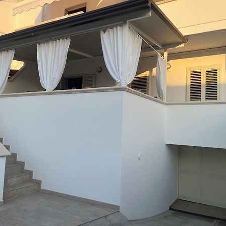 Villa Ticia A 100 Metri Dalla Spiaggia Con Parcheggio Privato Lido Marini Zewnętrze zdjęcie